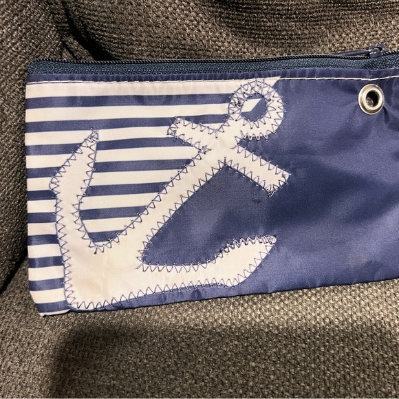 Sea Bags Nautical Blue and White Anchor Pouch - Picture 1 of 3